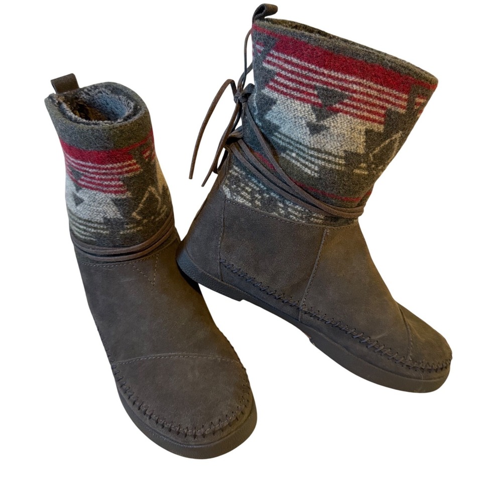 TOMS Nepal Boots Grey Suede Southwestern Woven Faux Fur Lined Mid Calf Moccasin